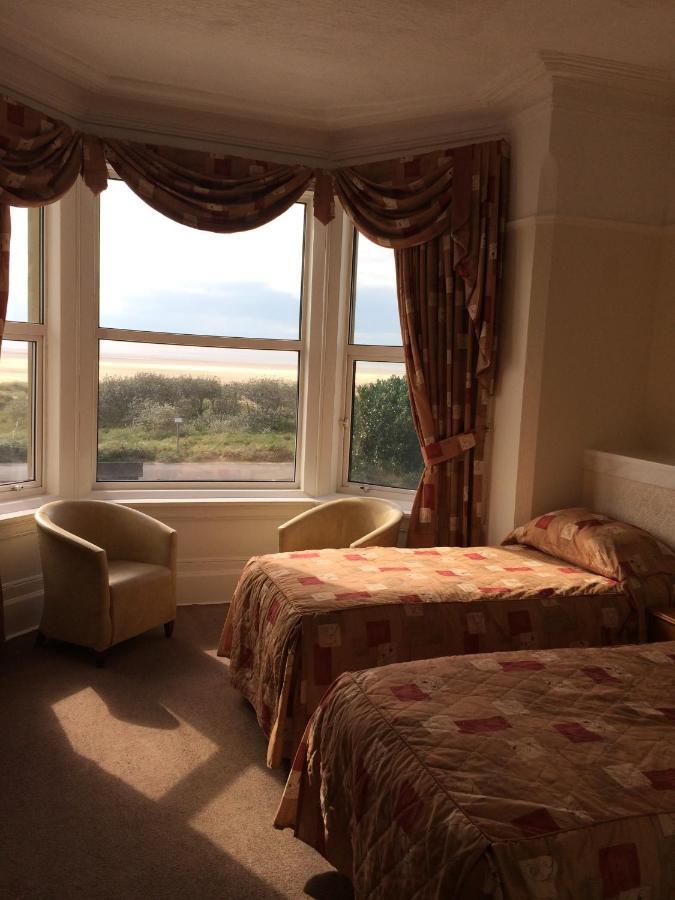 Monterey Beach Hotel Литам Сент Аннс Екстериор снимка
