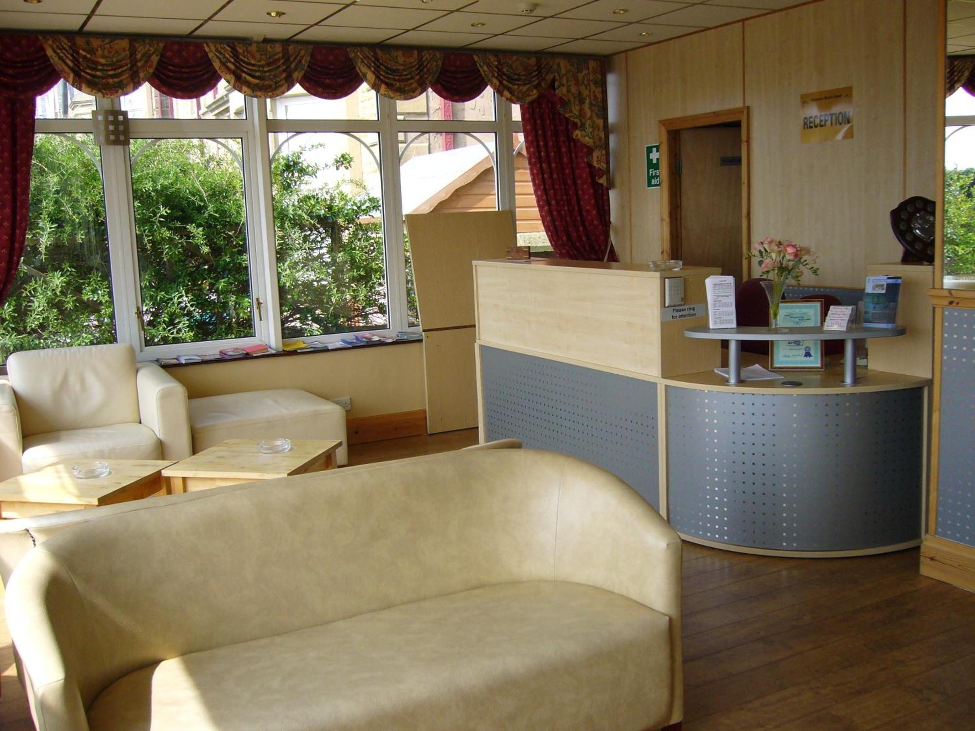 Monterey Beach Hotel Литам Сент Аннс Екстериор снимка