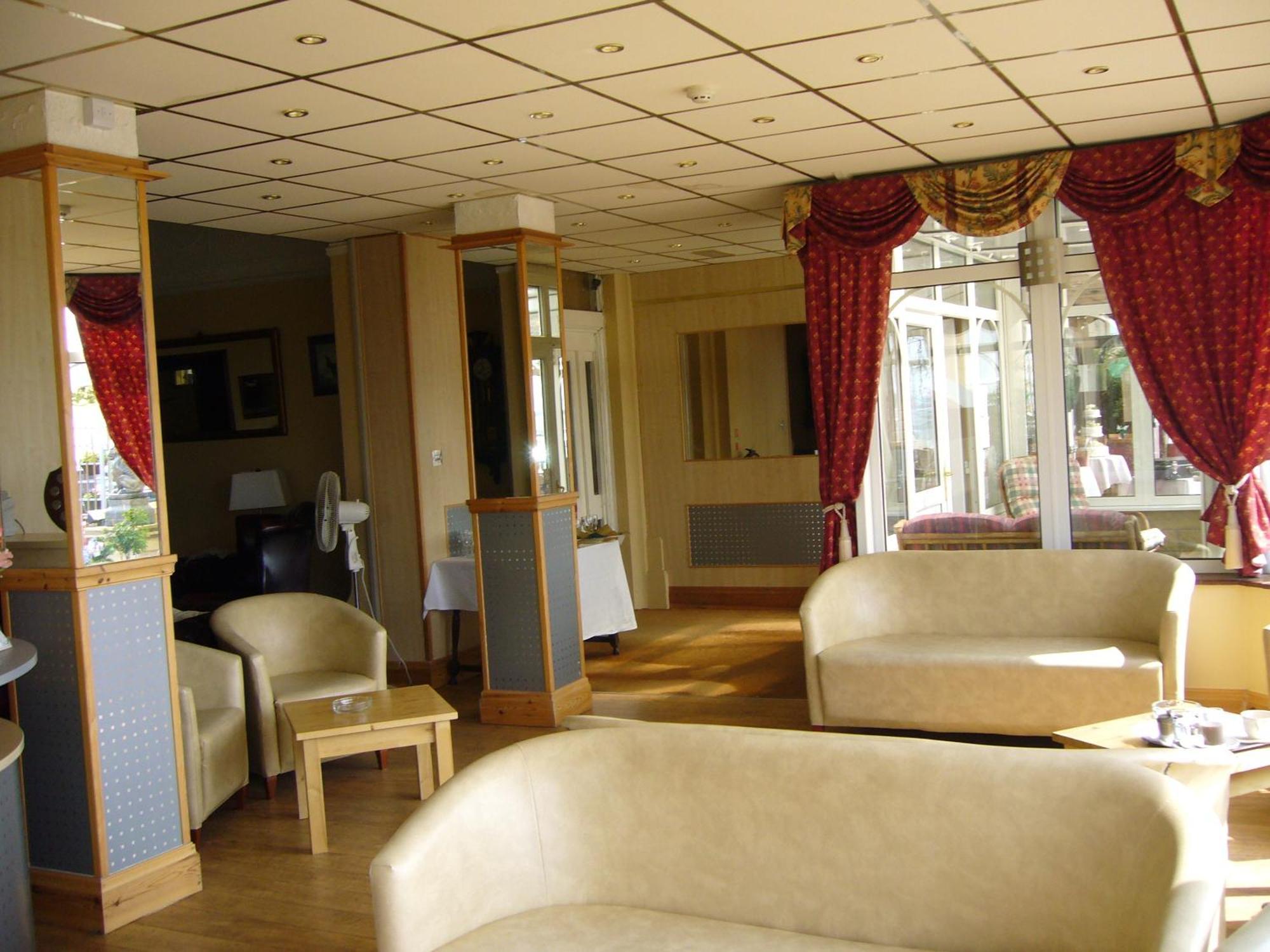 Monterey Beach Hotel Литам Сент Аннс Екстериор снимка